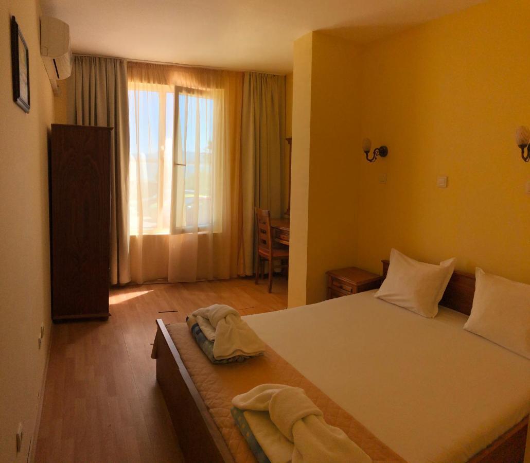 Family Hotel Littoral Sozopol Exterior photo